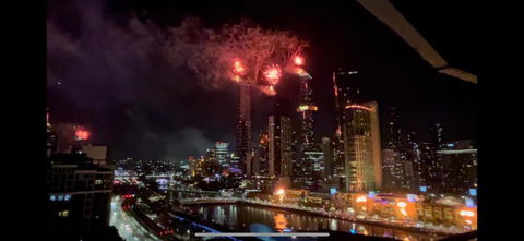 Aura2107, 2 Bedroom Apartment With Balcony, Stunning Yarra River And City Views - Hotel Gold Coast 3