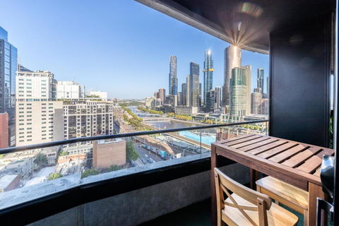 Aura2107, 2 Bedroom Apartment With Balcony, Stunning Yarra River And City Views - Hotel Gold Coast 0