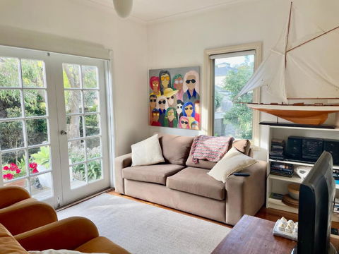 Artist Apartment Between Beach And Main - Hotel Gold Coast 0