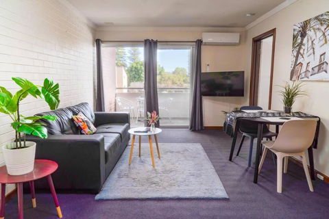 Apartment 9 - Hotel Gold Coast 1