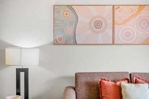 Apartment With City Views In East Perth - Hotel Gold Coast 4