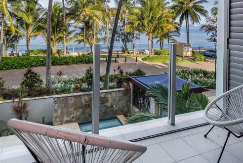 Aqua Aura - Bask In Beachfront Living - Hotel Gold Coast 3