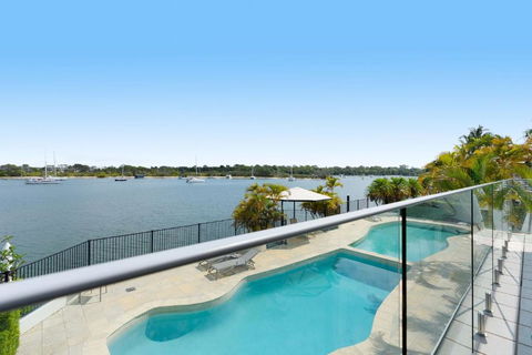 Aqua Linea 3 Noosa Parade 82 - Hotel Gold Coast 2