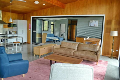 Aranakie- 7 Grey Street Arakoon - Full Linen Provided - Hotel Gold Coast 2