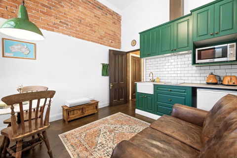 Arapiles Crash Pad - Hotel Gold Coast 2