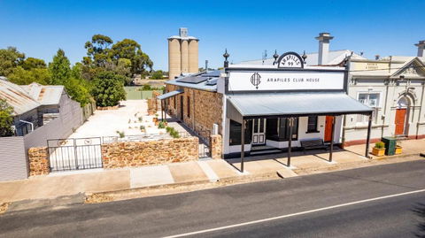 Arapiles Crash Pad - Hotel Gold Coast 1