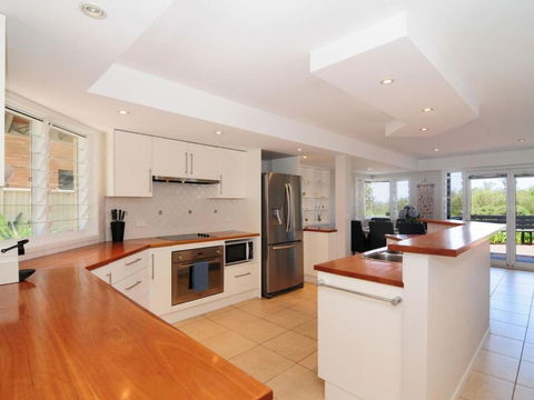 Arcadia By Jervis Bay Rentals - Hotel Gold Coast 2