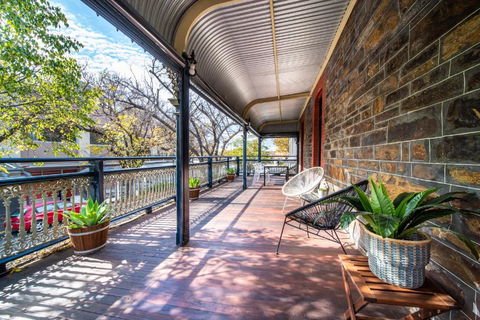 Archer St Heart Of North Adelaide Balcony 65TV - Hotel Gold Coast 0