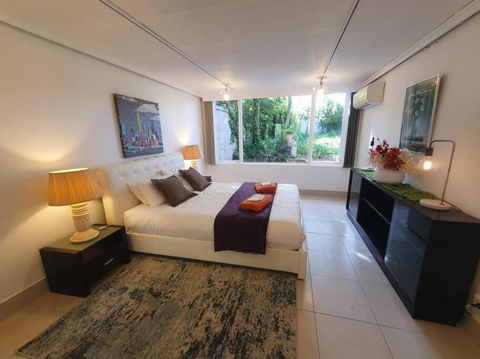 Architectural Comfy 2B&2B Home With A Garden View Close To A Lake And Yarralumla Shopping Centre - Hotel Gold Coast 4