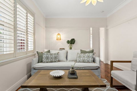 Art Deco Coastal Living, Minutes To The Sand - Hotel Gold Coast 0