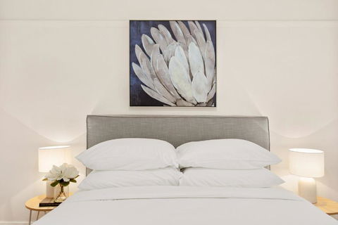 Art Deco Coastal Living, Minutes To The Sand - Hotel Gold Coast 4