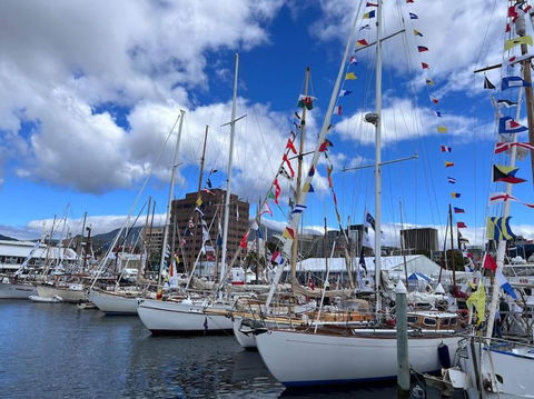 Arthurton Central - Hotel Gold Coast 4