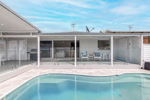 Ash Haven, 19 Ash St - Views, Pool, Air Con, Boat Parking, Wi-Fi - Hotel Gold Coast 3