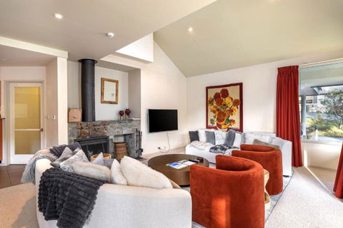 Aspect 5 Chalet A Stones Throw From All Thredbo Has To Offer - Hotel Gold Coast 0