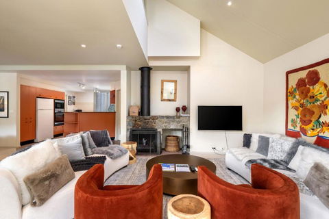 Aspect 5 Chalet A Stones Throw From All Thredbo Has To Offer - Hotel Gold Coast 1