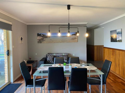 At HOME On HOLMES - Hotel Gold Coast 3