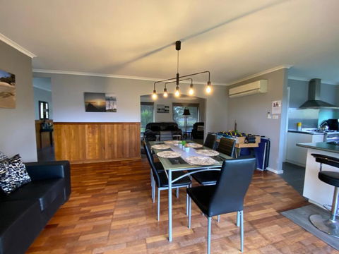 At HOME On HOLMES - Hotel Gold Coast 2