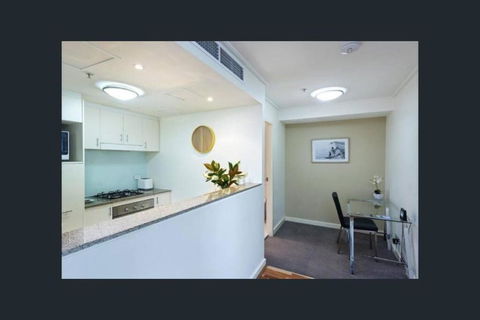 ATCH9 - St Leonards Atchison St - Hotel Gold Coast 1
