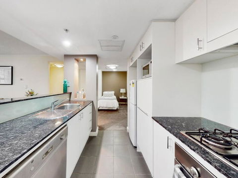 ATCH9 - St Leonards Atchison St - Hotel Gold Coast 2