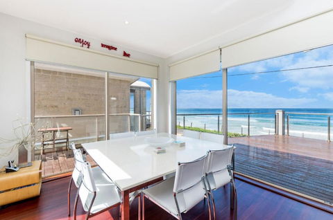 Auldys - Hotel Gold Coast 2