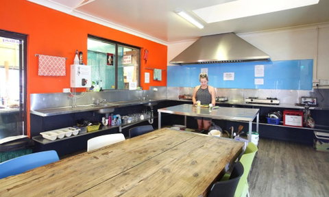 Aussitel Backpackers - Hotel Gold Coast 1