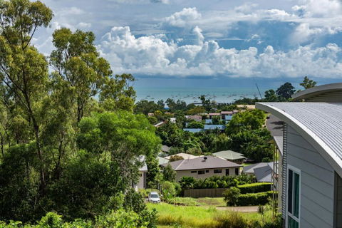 Austinmer - Cannonvale - Hotel Gold Coast 2