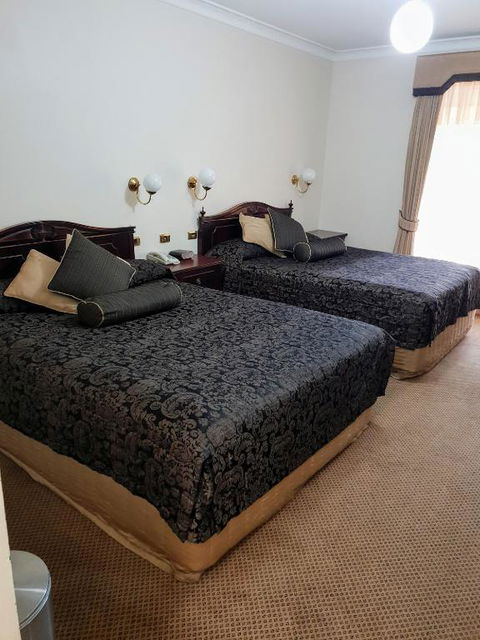Australian Heritage Motor Inn - Hotel Gold Coast 2