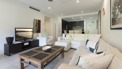 AZURE 125 Port Douglas - Hotel Gold Coast 1