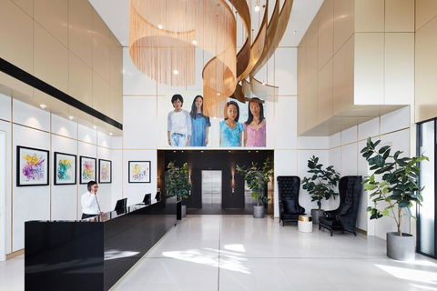 Art Series - The Chen - Hotel Gold Coast 1