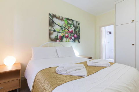 B5 Crawley Apartment 1 BRM & Sleepout Near UWA - Hotel Gold Coast 0