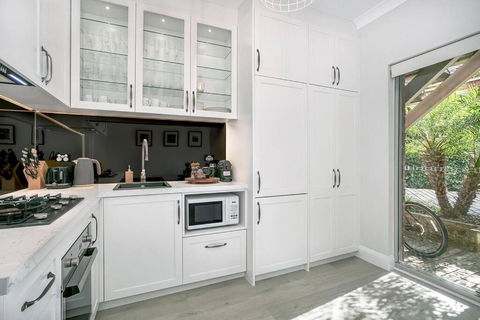 BALO1 - The Esplanade - Mosman - Hotel Gold Coast 2