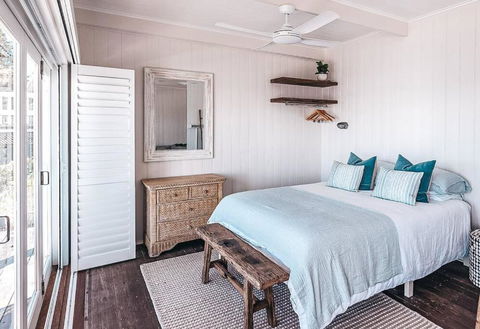 BAY PROPERTIES . Beach House Studio - Hotel Gold Coast 3