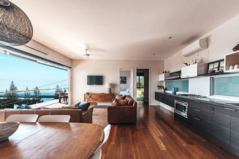 BAY PROPERTIES . The Big Chill - Hotel Gold Coast 0