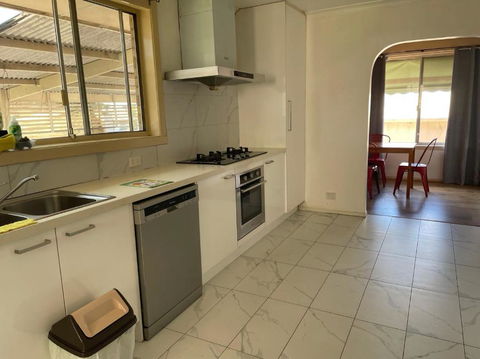 B Convenient And Livable Place For Daily Life - Hotel Gold Coast 4