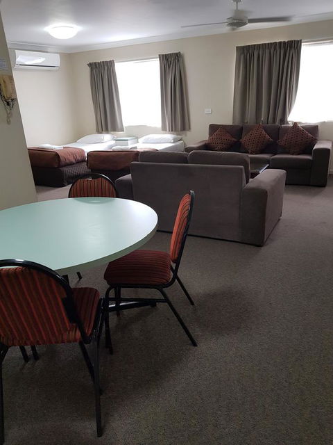 Southport Motel & Apartments - Hotel Gold Coast 11