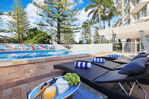 Pacific Regis Beachfront Holiday Apartments - Hotel Gold Coast 1