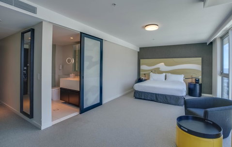 Hilton Surfers Paradise Hotel & Residences - Hotel Gold Coast 10