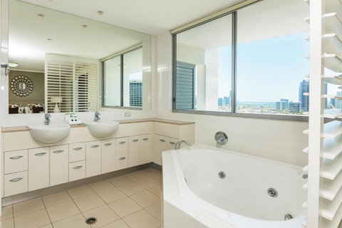 Trilogy Surfers Paradise - Hotel Gold Coast 25