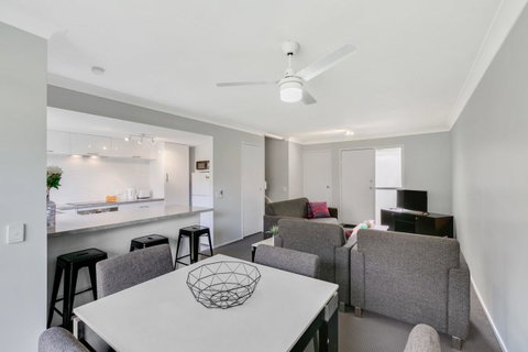 Fountain View Estate - We Accommodate - Hotel Gold Coast 15