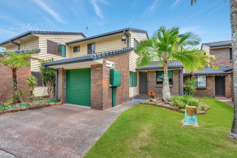 Fountain View Estate - We Accommodate - Hotel Gold Coast 11