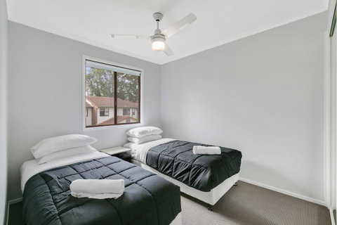 Fountain View Estate - We Accommodate - Hotel Gold Coast 12