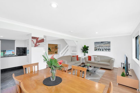 Fountain View Estate - We Accommodate - Hotel Gold Coast 6
