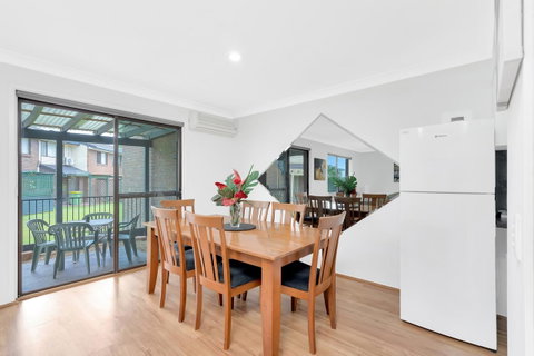 Fountain View Estate - We Accommodate - Hotel Gold Coast 9