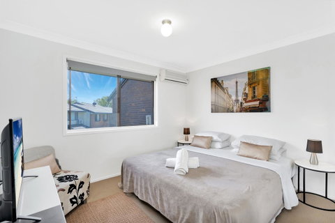 Fountain View Estate - We Accommodate - Hotel Gold Coast 5