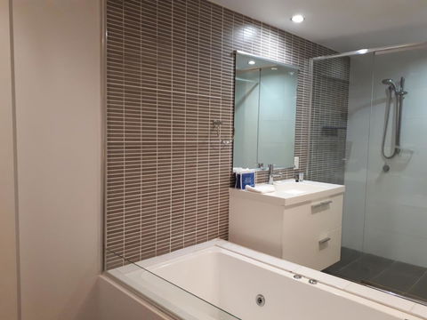 Hinchinbrook Holiday Apartments - Hotel Gold Coast 5