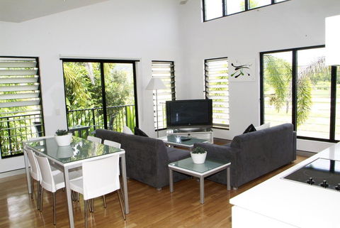 Hinchinbrook Holiday Apartments - Hotel Gold Coast 24
