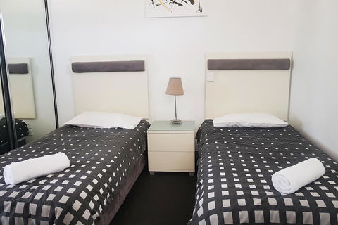 Hinchinbrook Holiday Apartments - Hotel Gold Coast 12