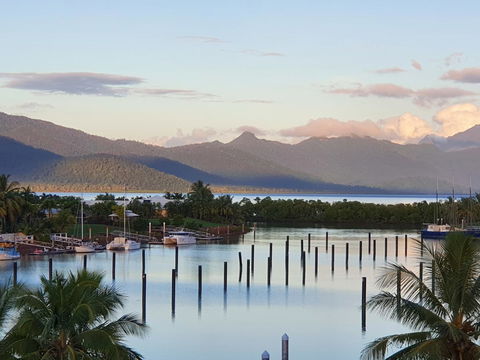 Hinchinbrook Holiday Apartments - Hotel Gold Coast 3