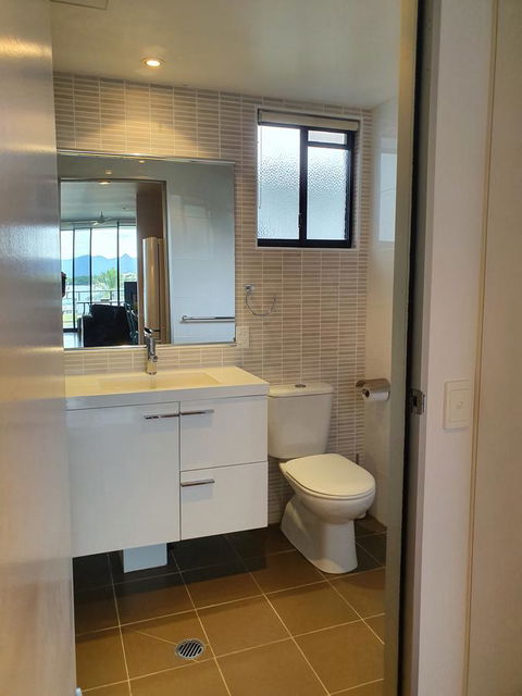 Hinchinbrook Holiday Apartments - Hotel Gold Coast 19