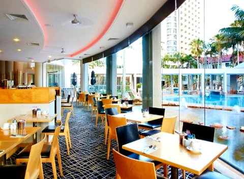 Deluxe King Room In Gold Tower - Hotel Gold Coast 7